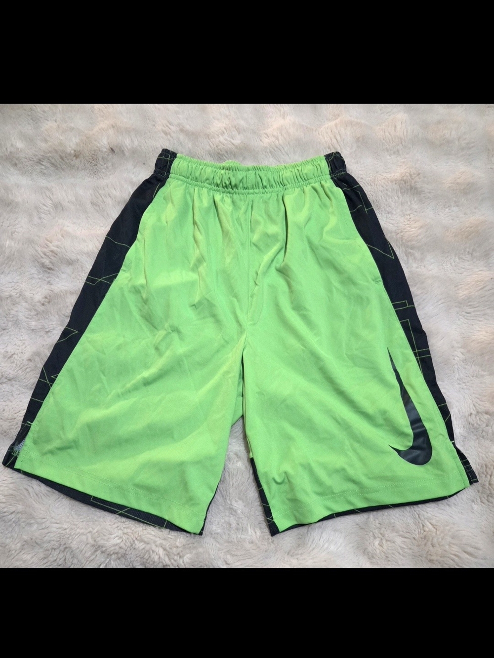 Nike Neon Green and Black Youth Teen Boys XL Athletic Shorts